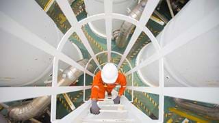 UK oil contractors report rising green demand